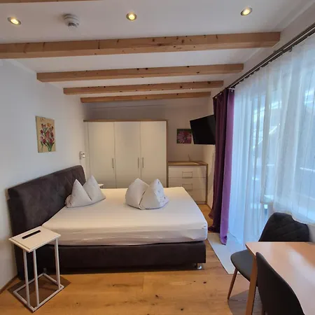 Lenz Pensionat 3*