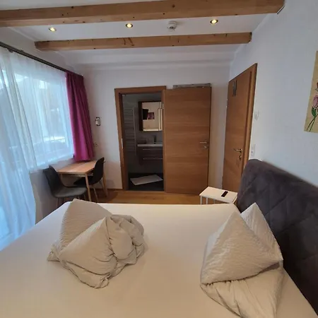 Lenz Pensionat 3*